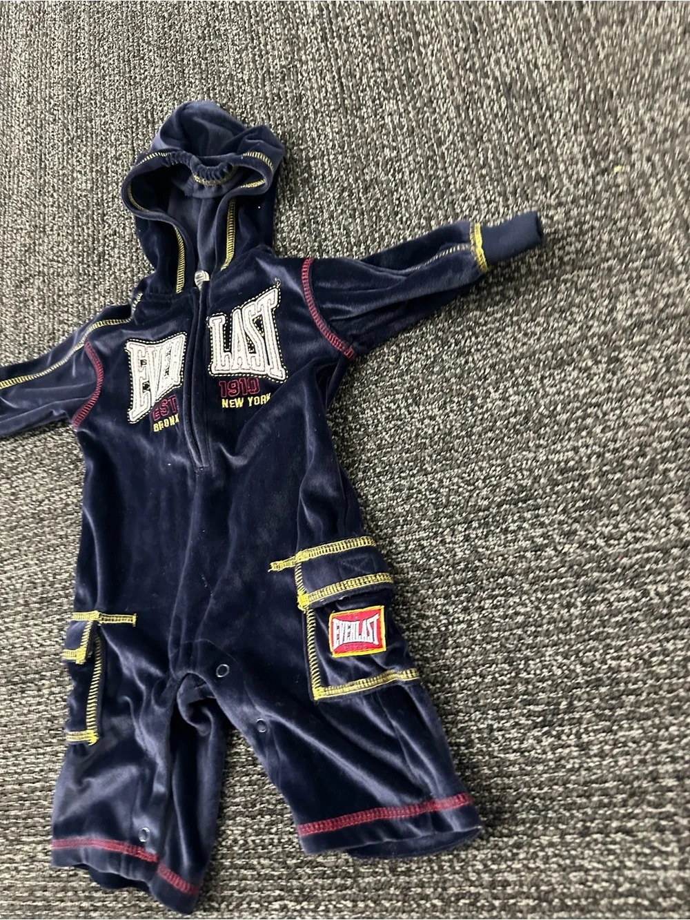 Vintage Everlast Infant Hooded Velour Jumpsuit Sz 0/3 Months